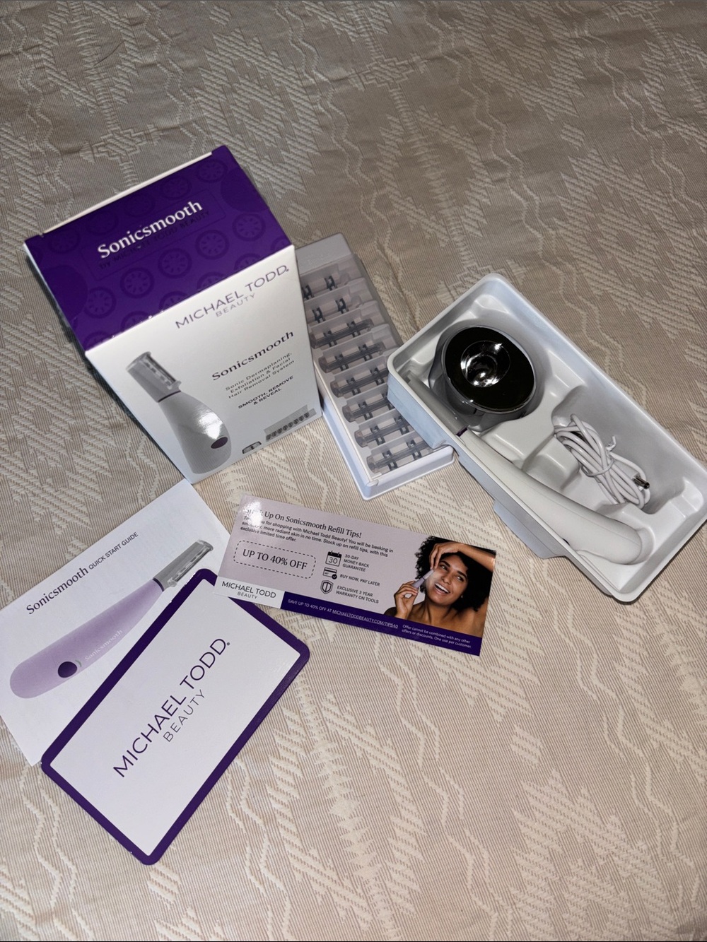 SONICSMOOTH by Michael Todd Beauty~White~Used Twice, Includes 6 blades LIKE NEW!